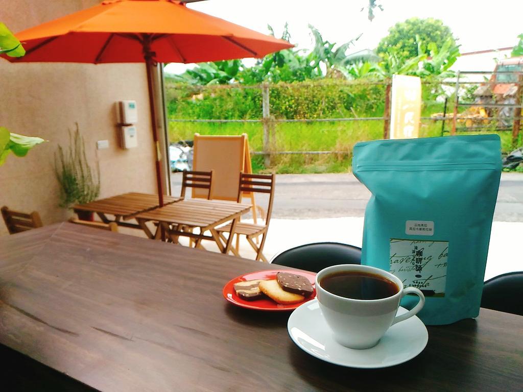 פולי He Tian B&B - Cafe & Bar מראה חיצוני תמונה